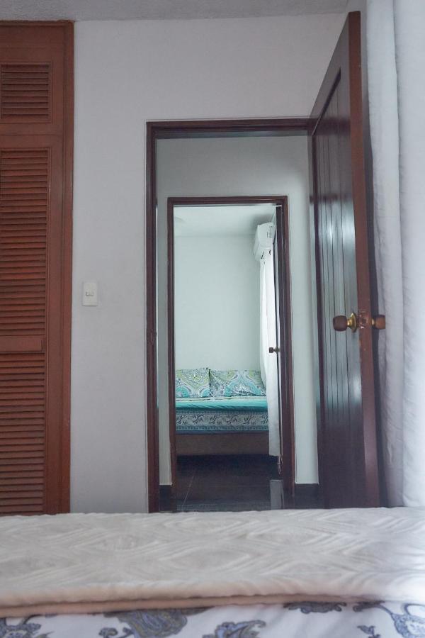 Cozy Apartment Excellent Location, Air Conditioning Кали Экстерьер фото